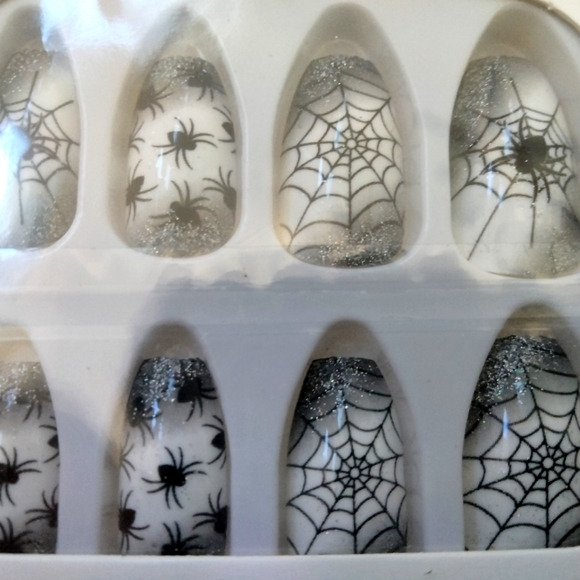 Halloween Press On Nails - Picture 4 of 4